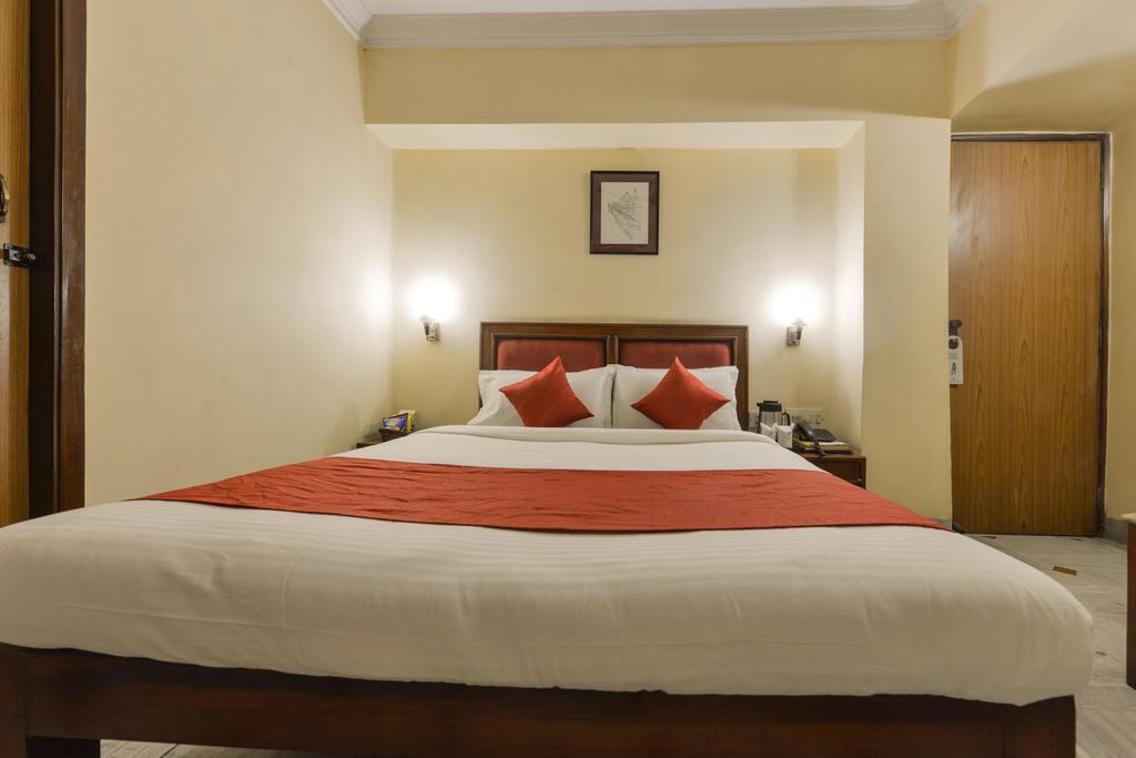 Camac Plaza Hotel Kolkata Exterior photo